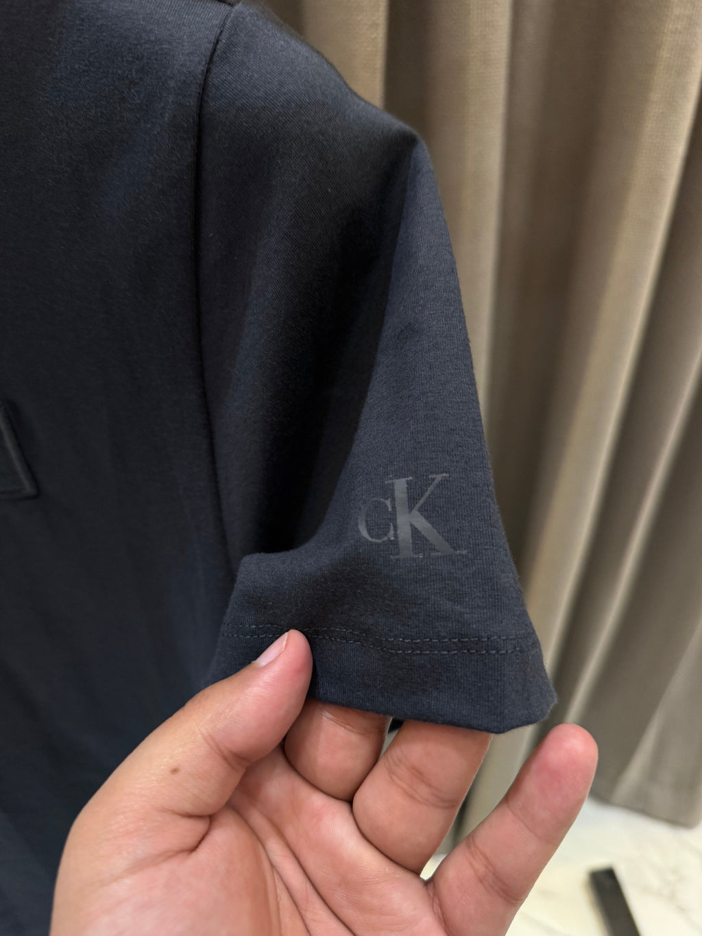 CALVIN KLEIM JEANS DARK GREY PREMIUM TSHIRT C1