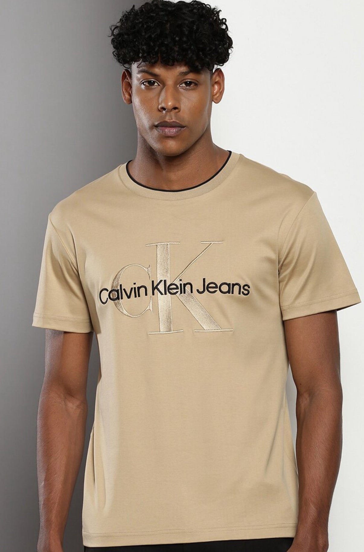 CALVIN KLEIN OFF CREAM PREMIUM TSHIRT C1