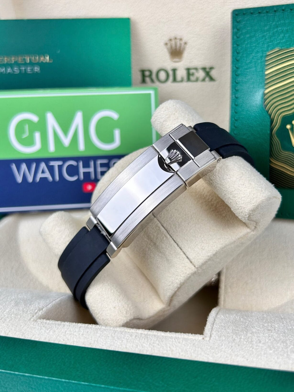 ROLEX YACHT MASTER - SILVER BLACK